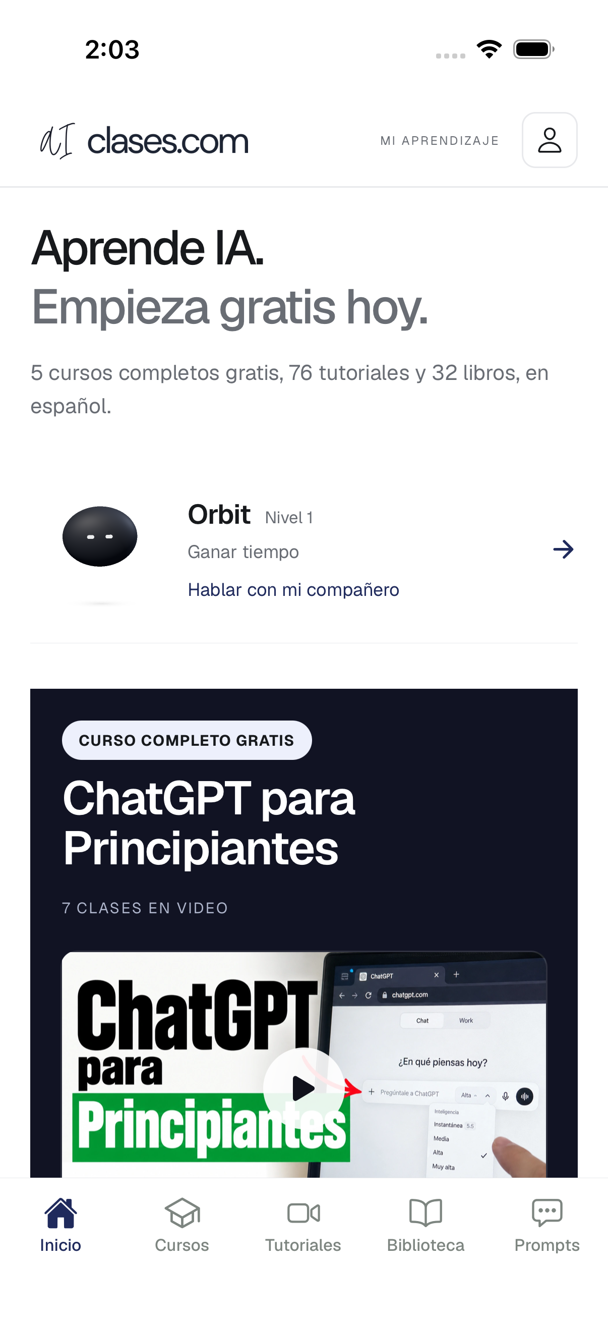 Pantalla de inicio de la app AIClases con el curso gratuito de ChatGPT y el compañero Orbit.